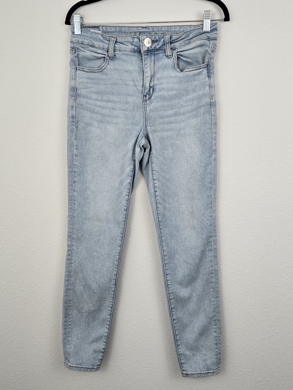 American Eagle Outfitters Lightwash Hi-Rise Jegging
